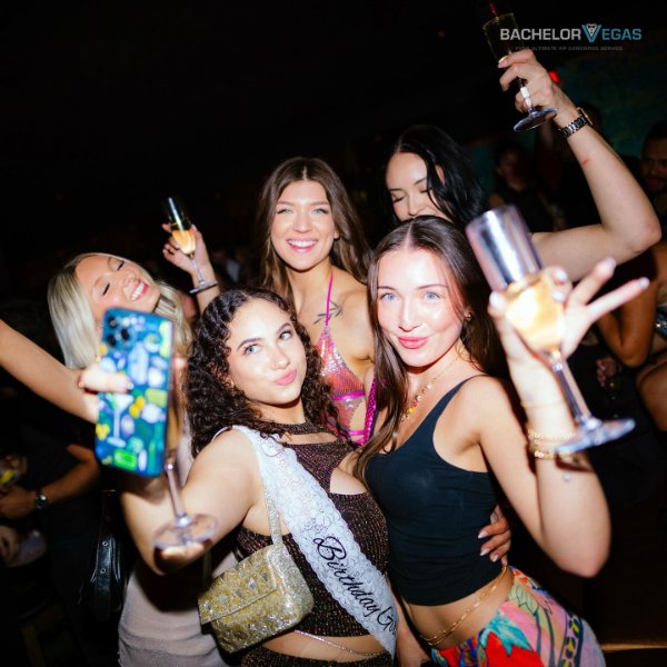 vegas-party-girls