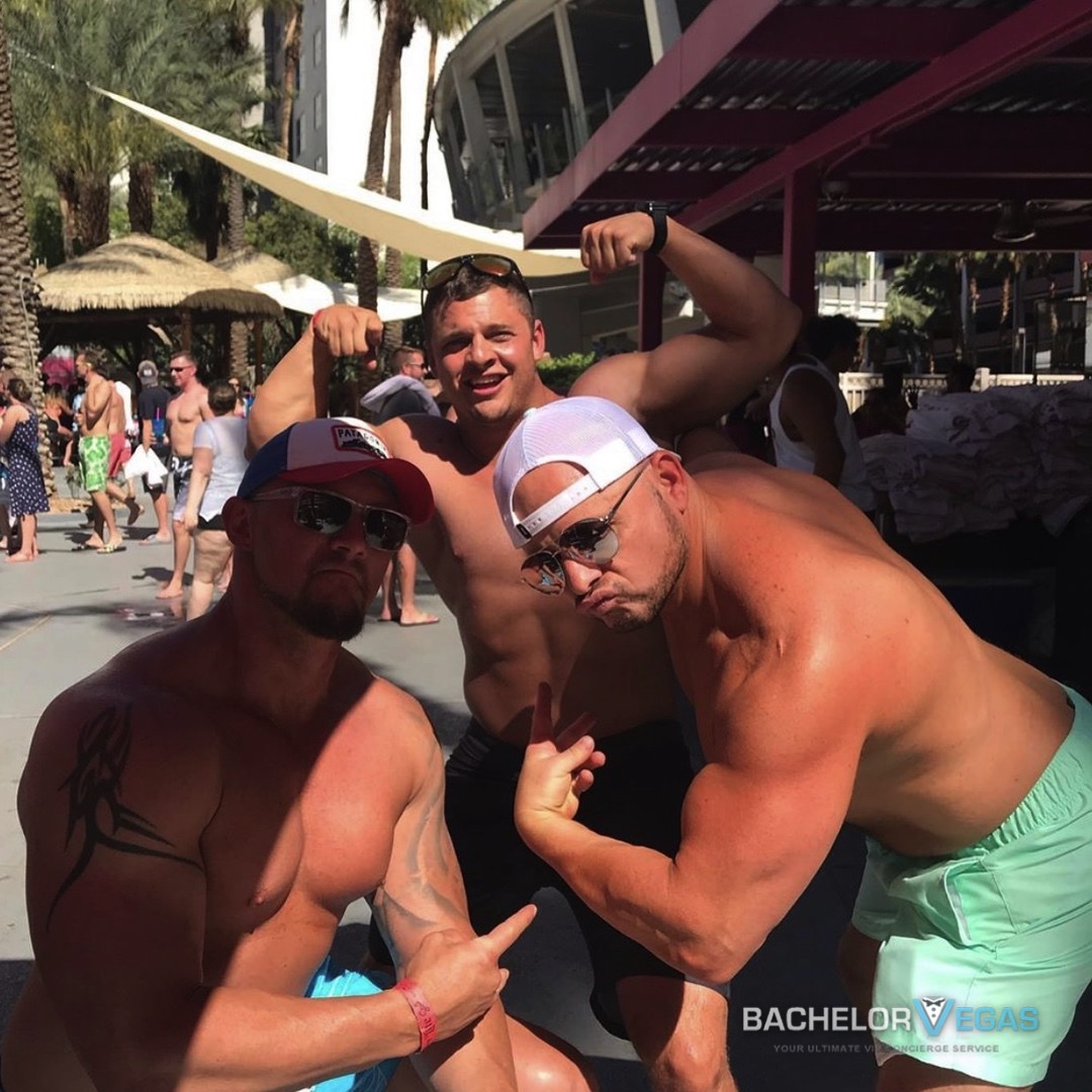 vegas-pool-bachelor-party