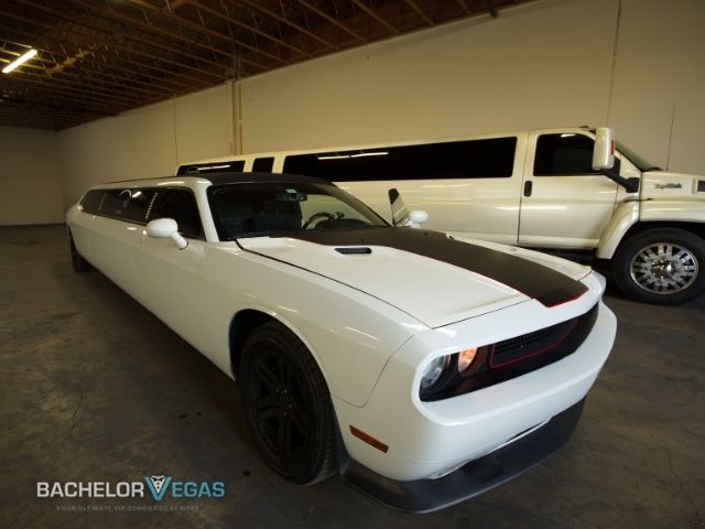 dodge-challenger-muscle-car-limo