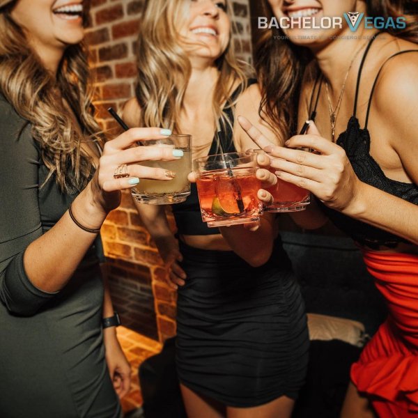 drinking-girls