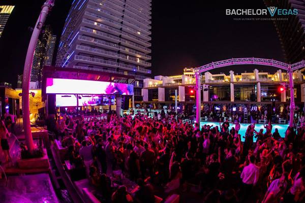 las-vegas-nightclub-marquee