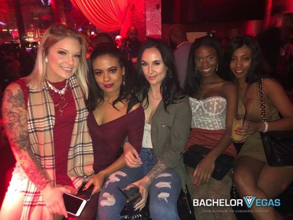 las-vegas-open-bar-girls