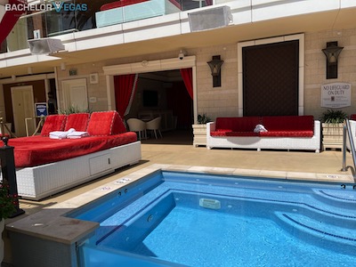 Lower Bungalow (15 people)