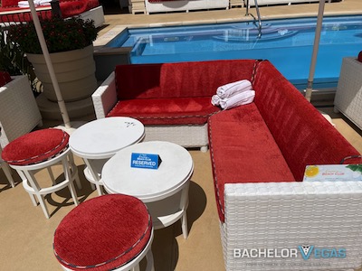 L Couches (10 People)