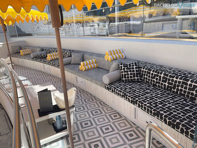 center-club-couch
