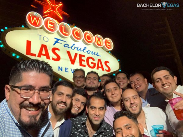 bachelor-vegas-at-sign