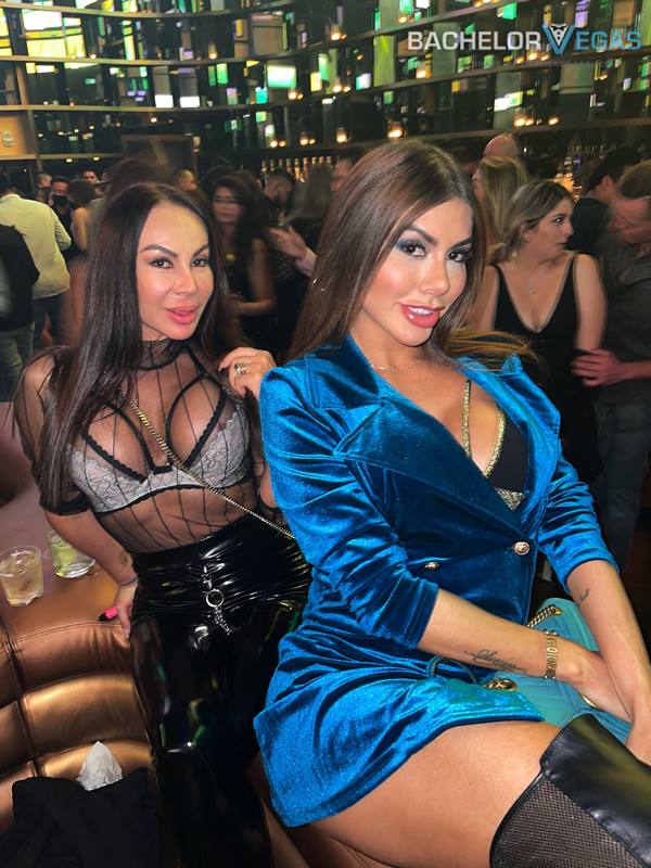 alaxandra-hanna-party-pass